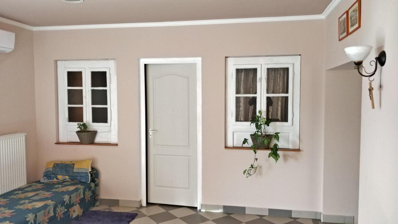 شقة Novakporta Vendeghaz Lakhegy المظهر الخارجي الصورة