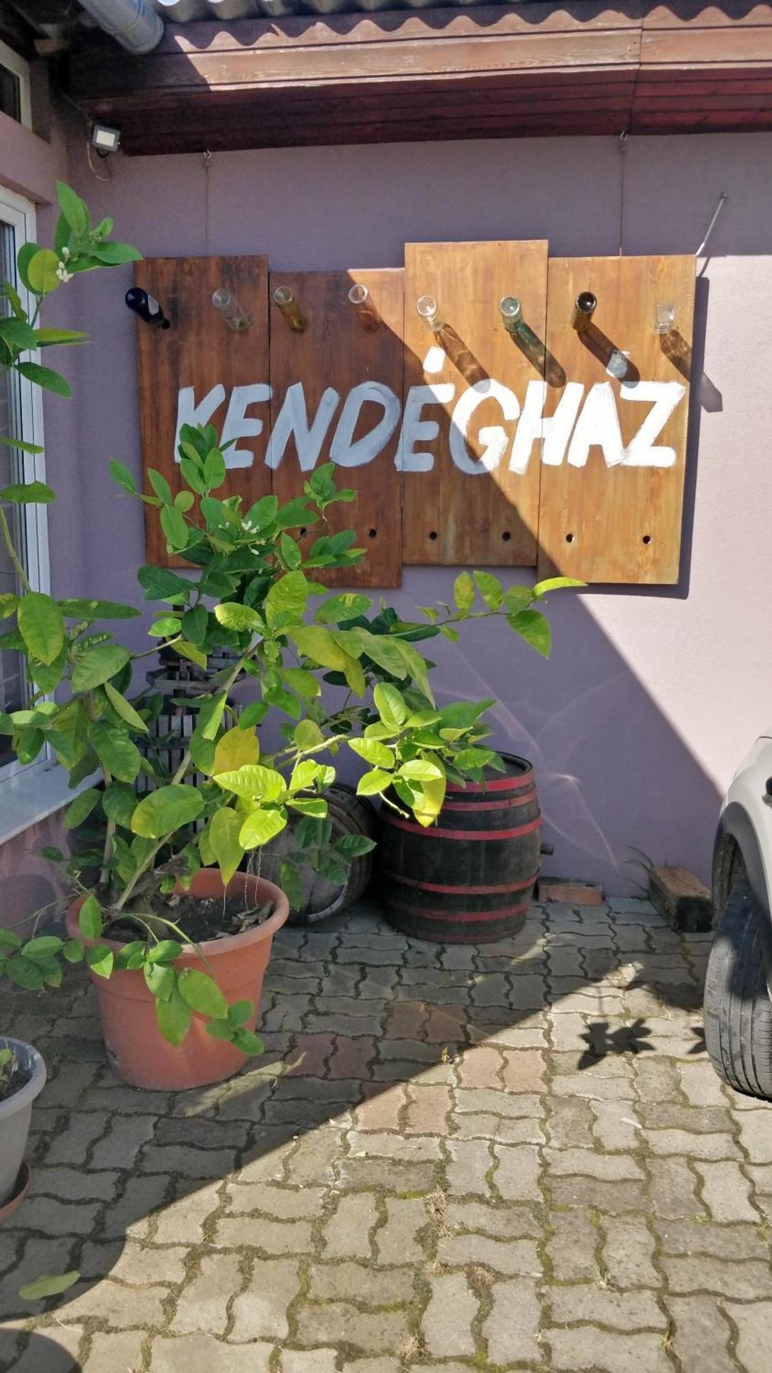 شقة Novakporta Vendeghaz Lakhegy المظهر الخارجي الصورة